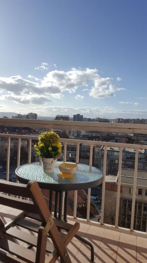 Gorgeous Apartment With City View In The City Center Pristina Exterior foto